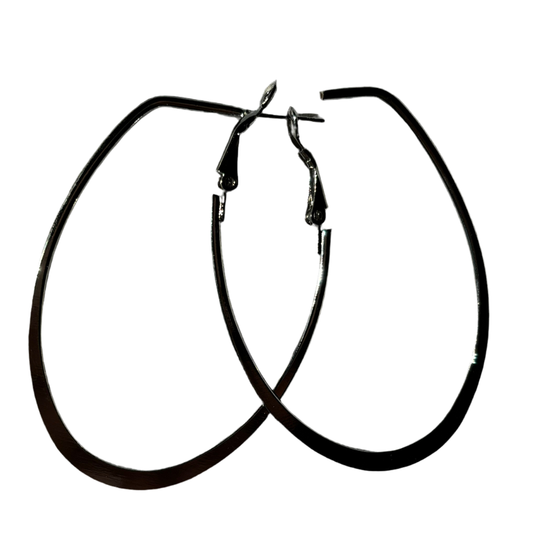 Silver Oval shaped Earrings (Medium Size)