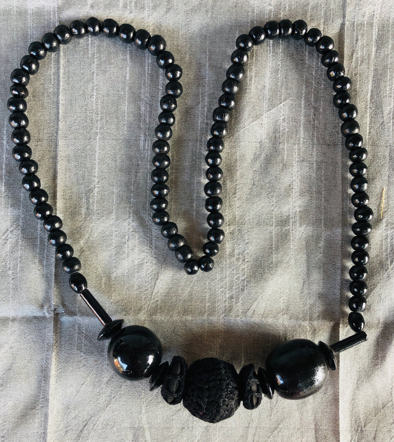 Black Beaded Necklace (YN004)