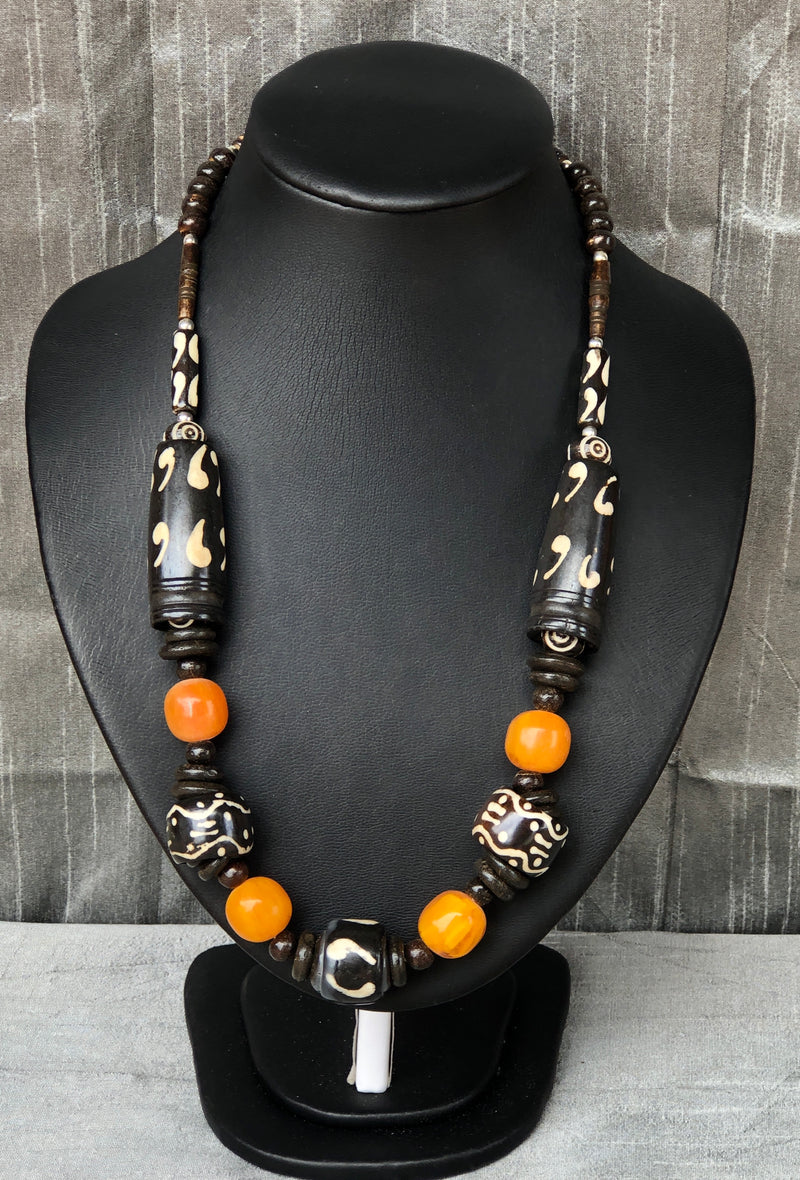 Black and Orange Beaded Necklace (YN-036)