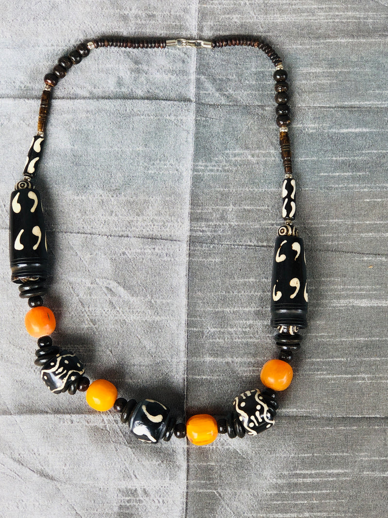 Black and Orange Beaded Necklace (YN-036)