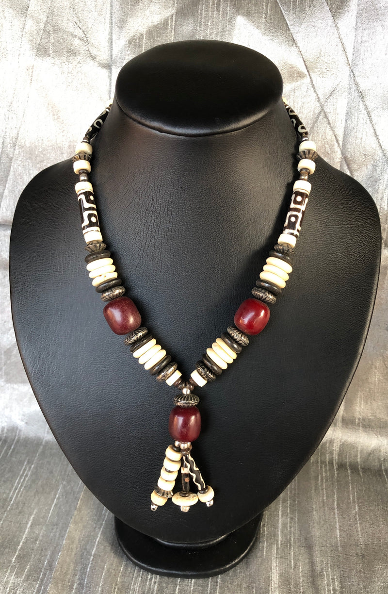 White Black Red Wooden Necklace (YN-031)